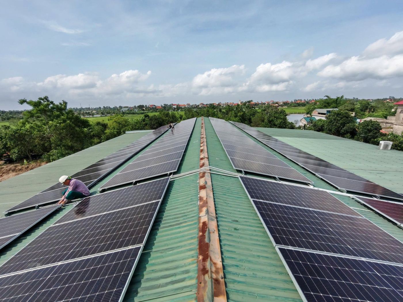 Hệ 56 kWp trên mái Công ty TNHH MTV May Thủy Phát, Hải Dương (iGreen thi công 06/2025).